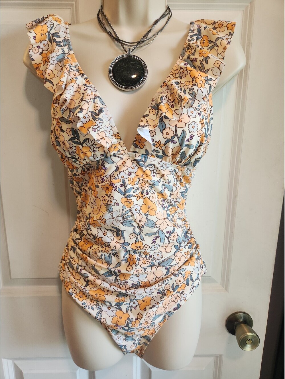 Cupshe one piece bathing suit